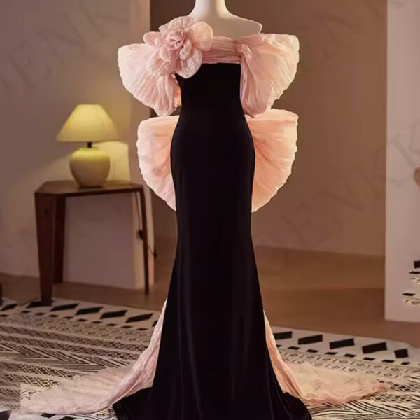 فستان سهرة حورية البحر الأسود الأنيق بدون أكتاف